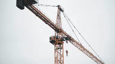 How to transport a crane safely and efficiently