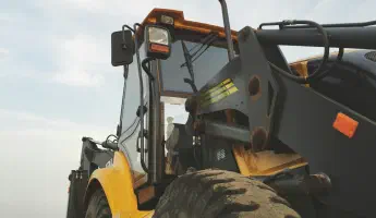 Tractor shipping cost factors and how to plan your transport